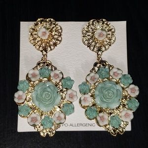 NEW Flower Dangle Earrings